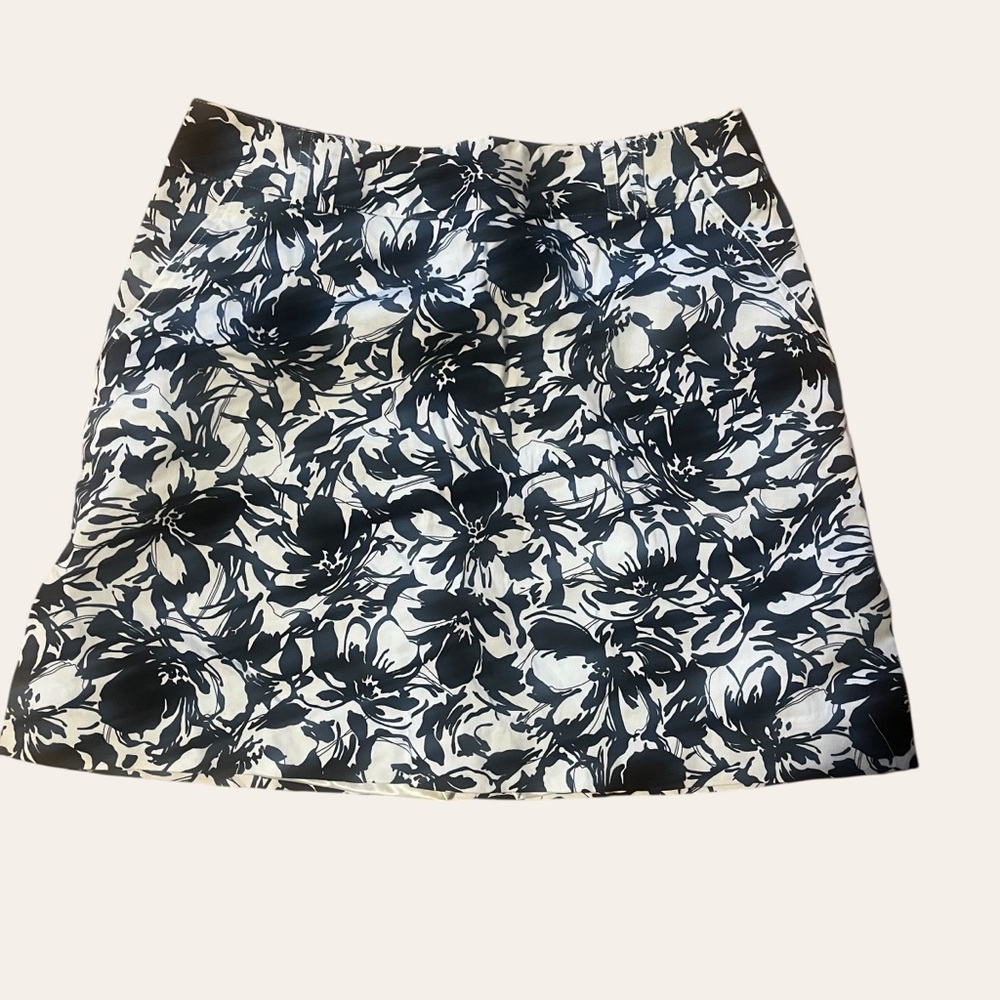 Sport Haley Black and White Floral Mini Skort